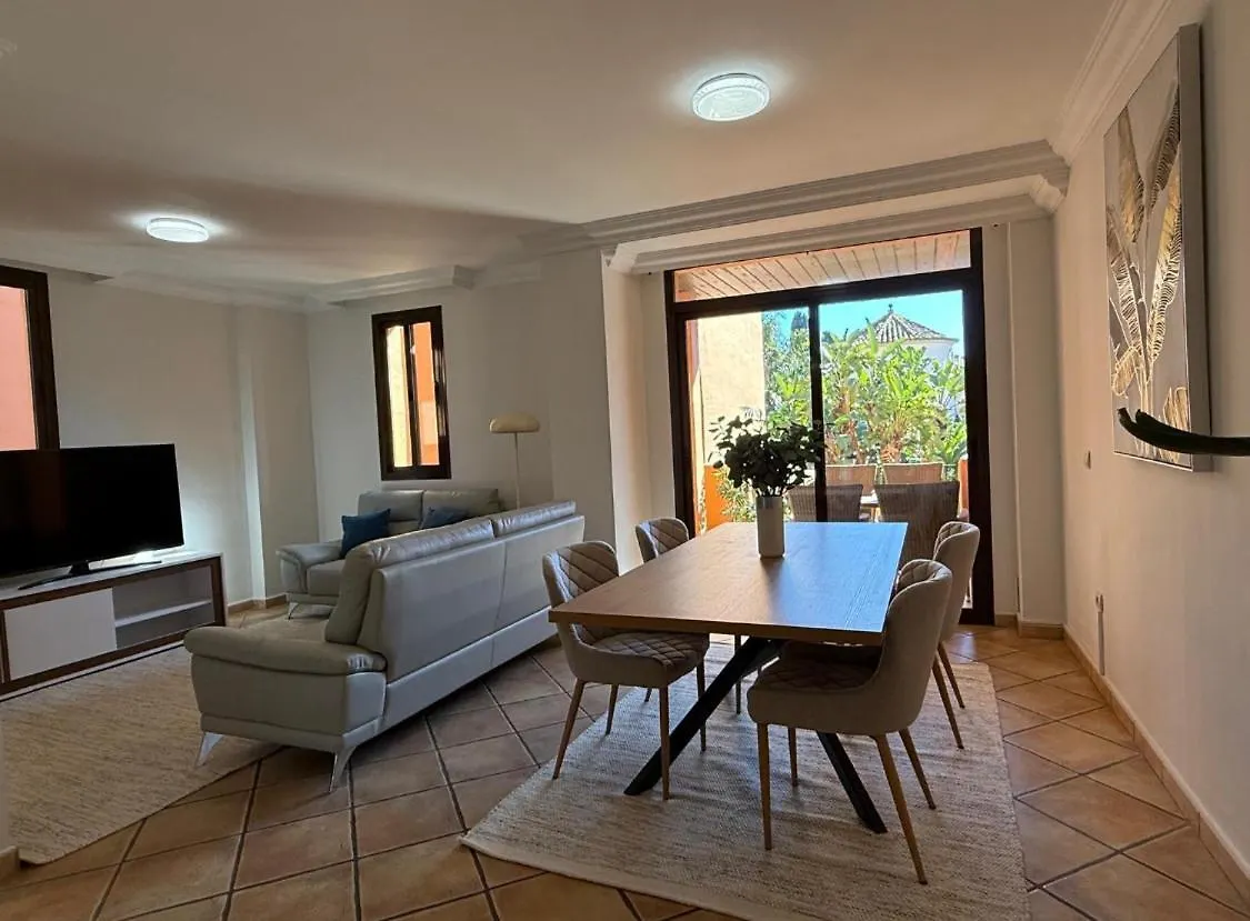 Elegant Suite Near Sea And Port Banus Estepona 0*,